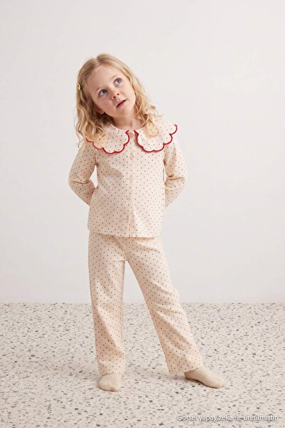 TRENDYOLKIDS Ekru Kız Çocuk Bebe Yaka Müslin Pijama Takımı TKDAW27PT00023