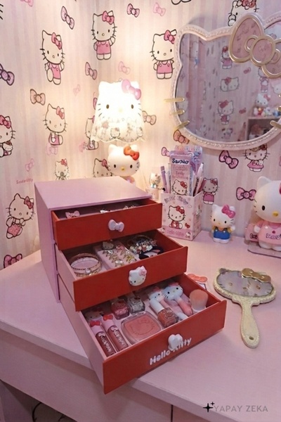 Hello Kitty 3 Çekmeceli Çok Amaçlı Takı ve Masaüstü Organizer Kutu 16 cm.