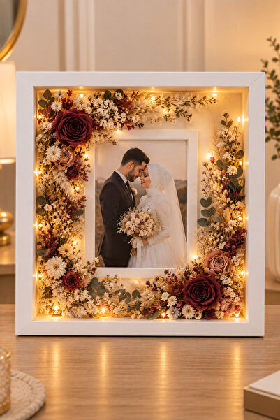 Verda Çerçeve 25x25x7 cm Ledli Fotoğraf Bölümlü Çerçeve Gül Tasarımlarınız Için