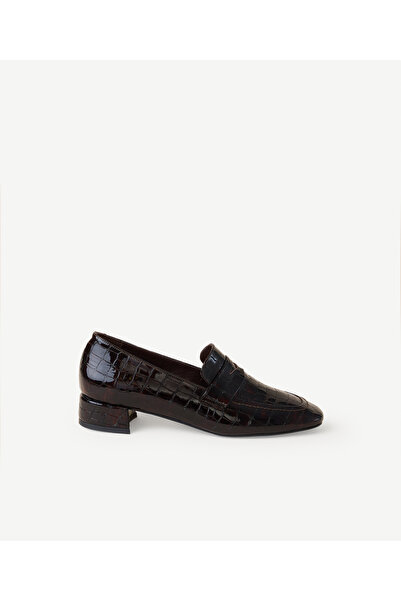 Yargıcı Crocodile Printed Patent Leather Low Block Heeled Shoes