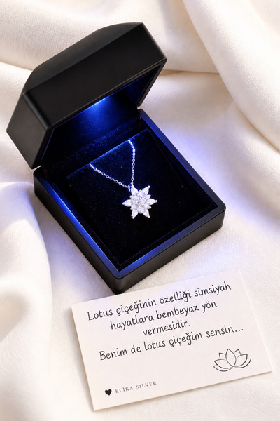 Elika Silver 925 Ayar Gümüş Işıklı Kutuda Beyaz Lotus Çiçeği Kolye