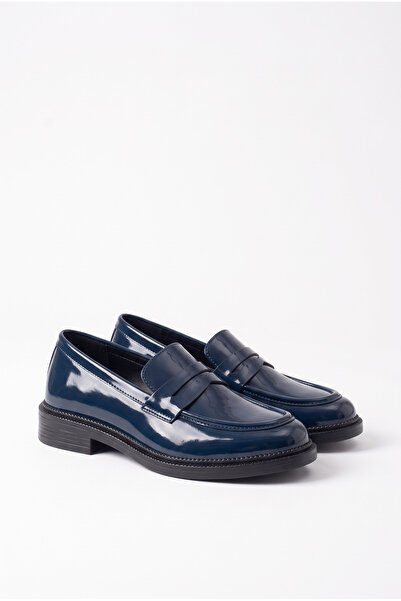 Shoesers Kadın Sade ve Şık Lacivert Rugan Tasarımlı Tırtıklı Tabanlı Loafer M...