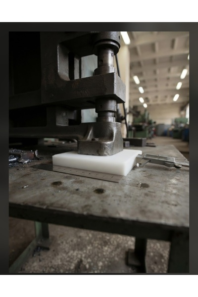 Tasarım 10x10 cm 1 cm Polietilen Mobilya Ayak Takozu – Çökmez Yükseltici – 4’...