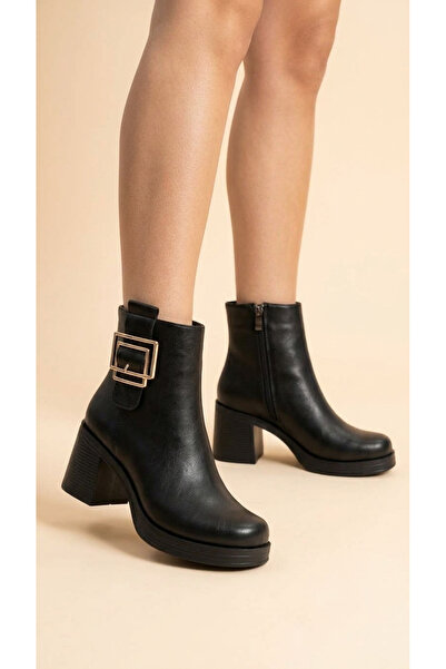 Moda Lime Women's Leather Look Large Buckle Thick Heeled Casual Boots