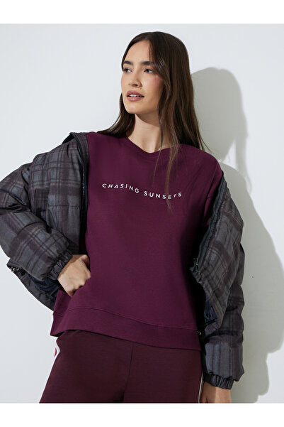 Styli Burgundy Slogan Print Long Sleeves Oversized Sweatshirt