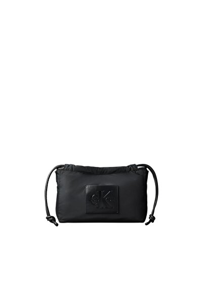 Calvin Klein Siyah Kadın Çapraz Çanta NYLON DRAWSTRING SMALL CROSSBODY