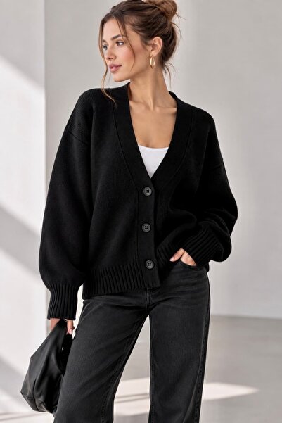 bb butik basic Υπερμεγέθης γυναικεία ζακέτα πλεκτό με λαιμόκοψη V και κουμπιά...