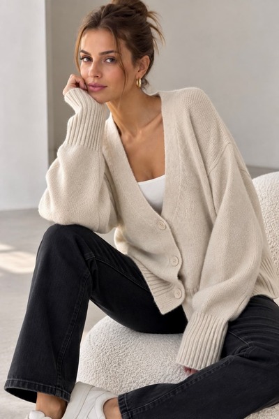 bb butik basic Oversize V Yaka Düğmeli Yumuşak Dokulu Kadın Triko Hırka MY3535