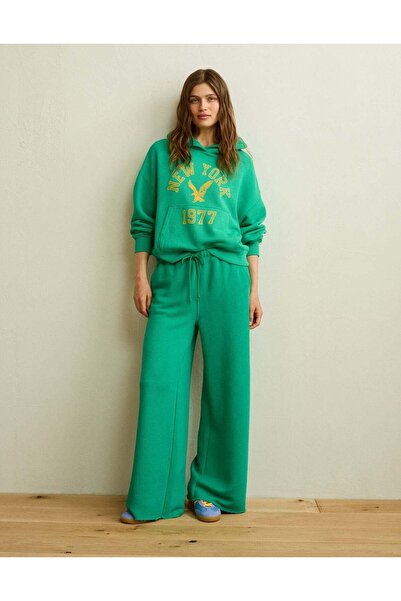 AMERICAN EAGLE AE Campus Low-Rise Wide-Leg Sweatpant