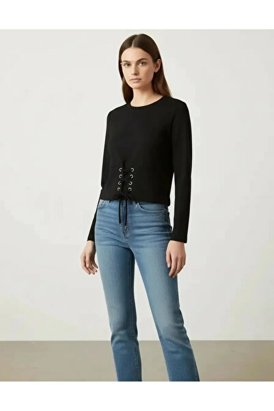 nazzain Blouse with Lace-Up Detail on the Front