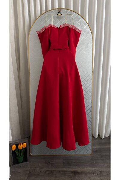 Mazon Fashion فستان من الكريب الناعم مع إدراجات من الدانتيل