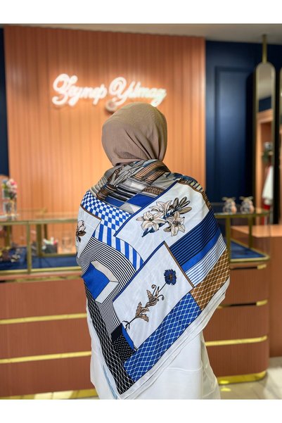 By Zeynep Yılmaz Shoulder Shawl Blue