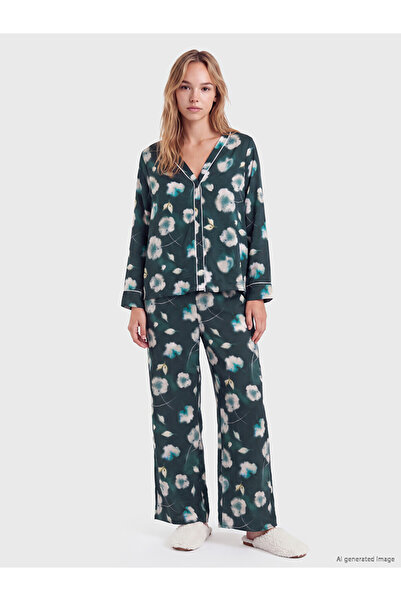 LC Waikiki Vizyon New Season Green V-Neck Floral Women's Pajama Set