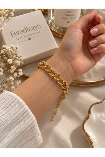 Generic Brand Gold Hoop Bracelet with Chain Detail – Elegant and Stylish Design