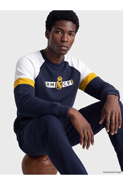 LC Waikiki Rmz Gi̇yi̇m Farki̇yla Fan Printed Men's Sweatshirt