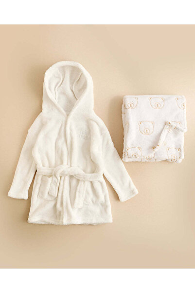 REDTAG White Textured Blanket And Bathrobe 2 Piece Set
