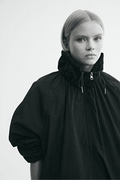 H&M Boru Yakalı Naylon Ceket