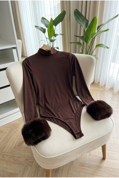 Kirazca Butik Kadın Bilek Kürklü Uzun Kollu Çıtçıtlı Zıbın Body Bluz