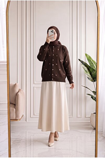MİHRA STORE Dilnaz Blumenbestickter Strick-Cardigan mit goldenen Knöpfen-SY33...