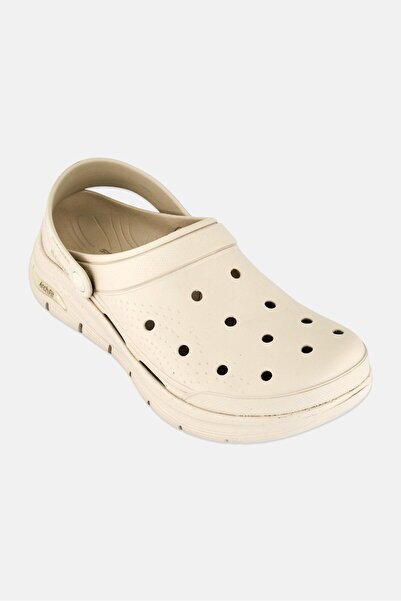 SKECHERS حذاء رجالي من نوع Arch Fit Valiant Slingback Clogs، لون بيج