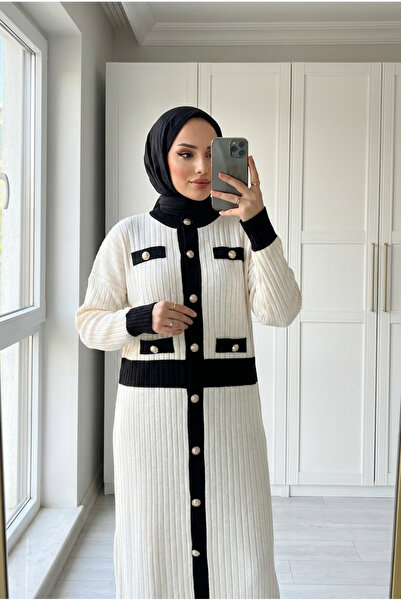 Kirazca Butik فستان نسائي طويل من التريكو مزين بأزرار وخطوط متباينة