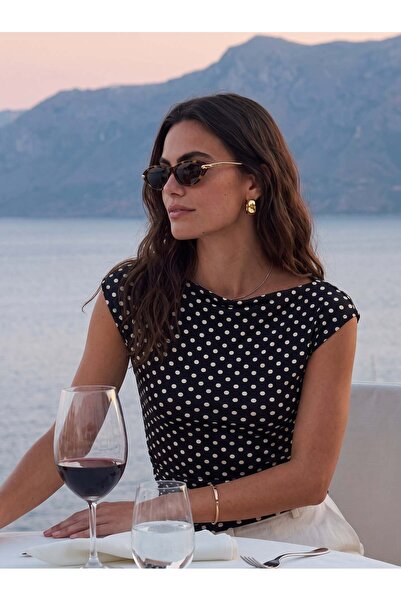 Juuuj Black and White Lycra Stretch Fabric Degaje Collar Short Sleeve Polka D...