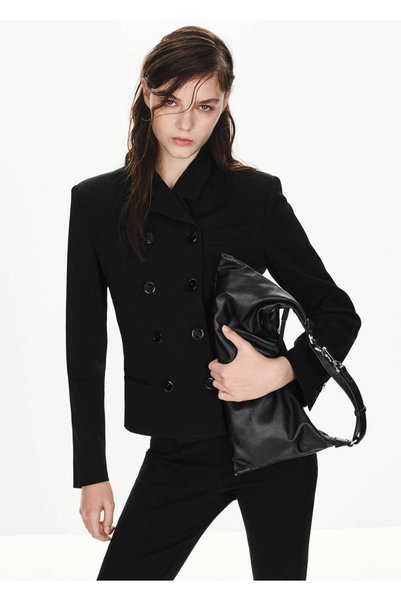 MANGO Woman Kruvaze kısa blazer ceket