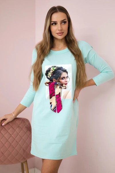 Kesi Rochie verde mentă cu grafică cu fundă colorată 3D și decupaje la umeri