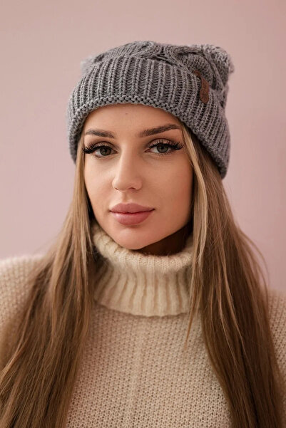 Kesi Căciulă călduroasă gri-albă cu fleece și pompon pentru femei