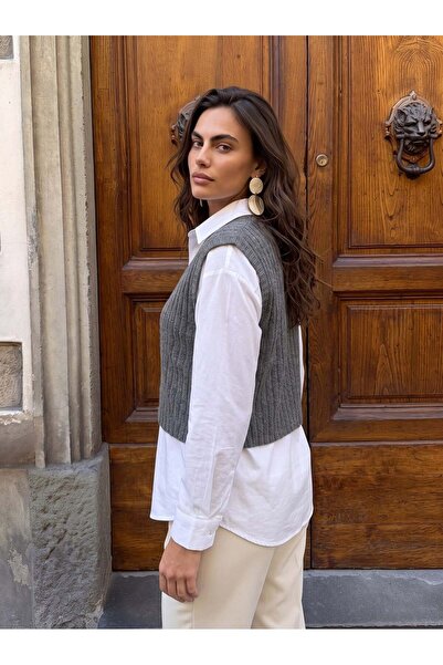 Juuuj White Cotton Polyester Blend Shirt with Collar and Long Sleeve Sweater ...