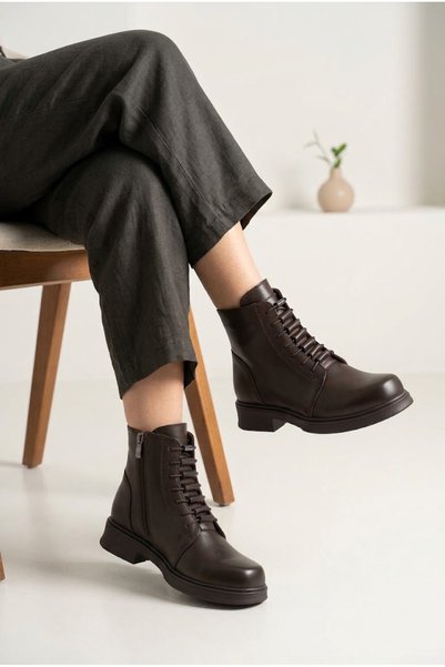 MERVESTORE Women's Short Heeled Lace-Up Detailed Boots with Zipper, Comfortab...