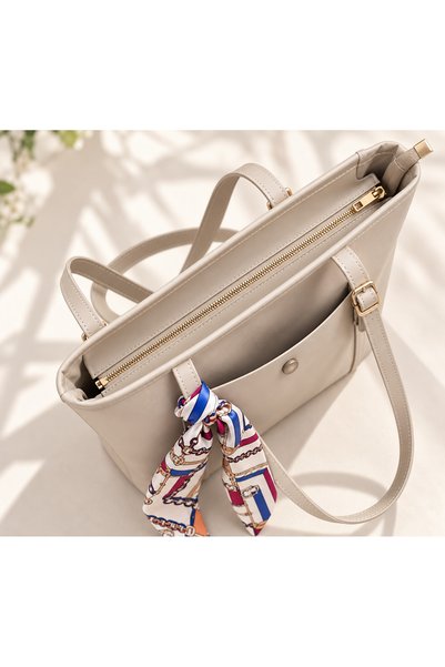 mantis Women's Scarf Detailed Zippered Leather Handbag
