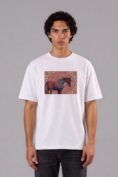 VSRN Tricou oversize alb cu imprimeu frontal cu design At Halı Tasarım