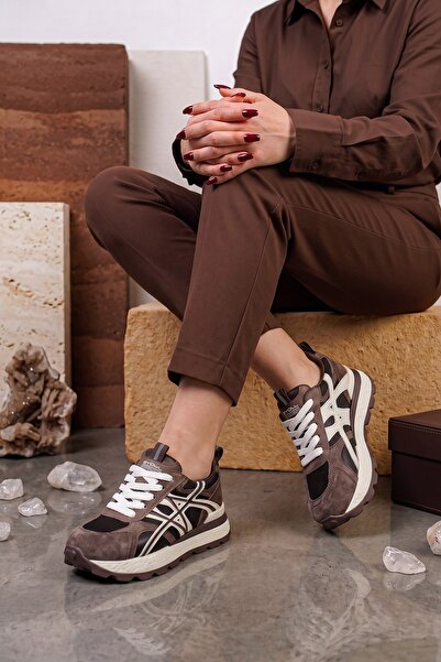 Ewoll Lorven Imported Special Series Hidden Padded Women's Sneakers Brown