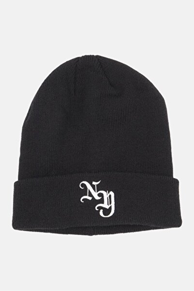Don't Call Me Jennyfer Women Knitted Beanie Hat, Black