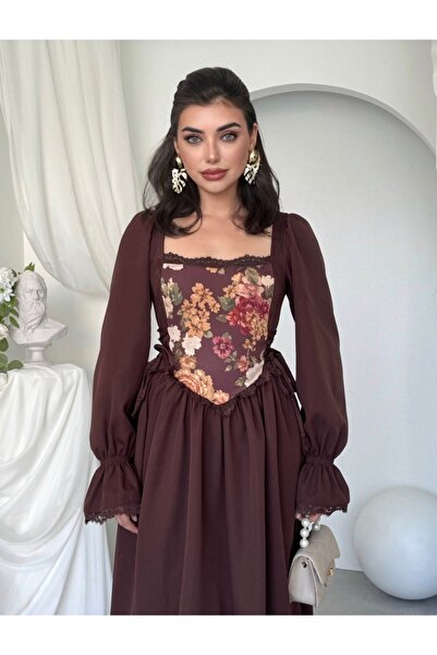 Dilek Vardar Kahverengi Çiçek Desenli Korse Detaylı Kare Yaka Uzun Elbise