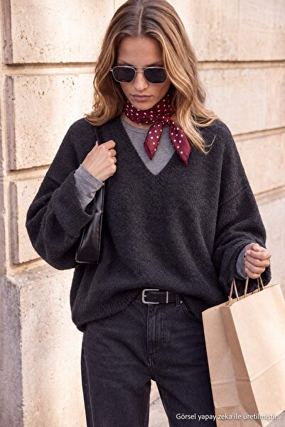 Trendyol Collection Wardrobe Essentials Black V-Neck Wide Fit Knitwear Sweate...