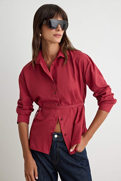 Trendyol Collection قميص بتفاصيل حزام باللون العنابي TWOSS26GO00076