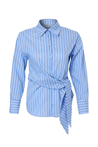 Trendyol Collection قميص مخطط باللون الأزرق متعدد الألوان مع تفاصيل ربطية TWO...