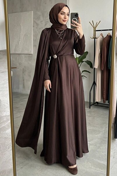 N.S NEVA STYLE Pelerin Detaylı Kahverengi Tesettür Saten Abiye Elbise 4884KH