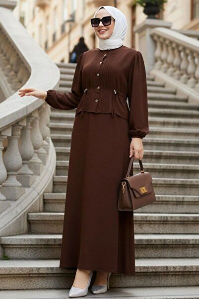 N.S NEVA STYLE طقم إسلامي بني مكون من قطعتين مع تنورة 20239KH