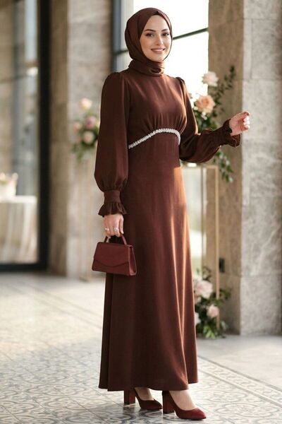 N.S NEVA STYLE فستان سهرة من الساتان البني المزين بالخرز 62471KH