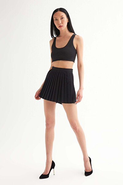 Açelya Okcu Lycra Pleated Short Skirt