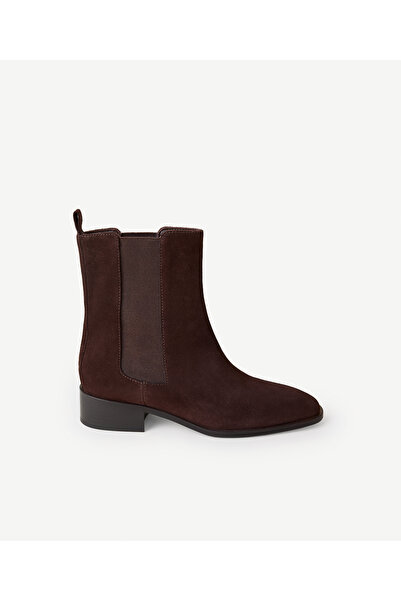 Yargıcı Suede Chelsea Boots with Semi-Square Toe
