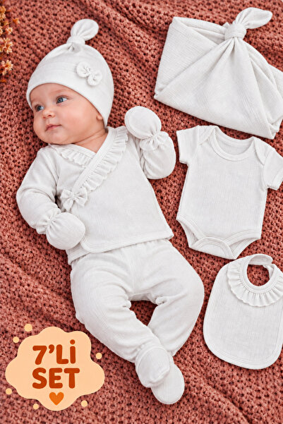 Rocha Baby Ruffled 7-Piece Baby Girl Hospital Discharge Set