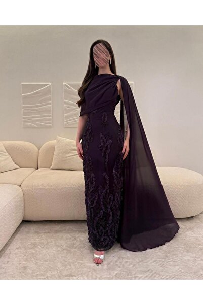 ELORA FASHION فستان سهرة عنابي بتطريز فاخر وشال كتف ✨