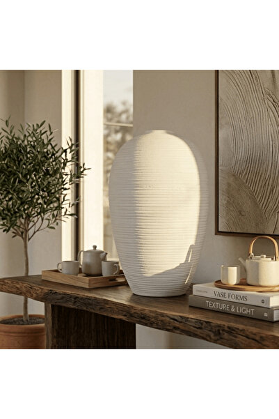 UTTERMOST مزهرية