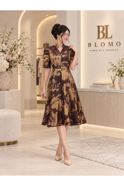 BLOMO فستان ميدي بتصميم تاي داي ولون بني وذهبي معدني لامع