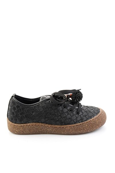 Bambi Siyah Baskı Detaylı Kadın Sneaker K01646000410