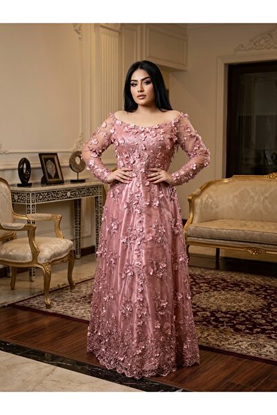 Basmat Saja Salon For Ladies Tailoring فستان وردي ملكي بتطريزات الورود البارز...